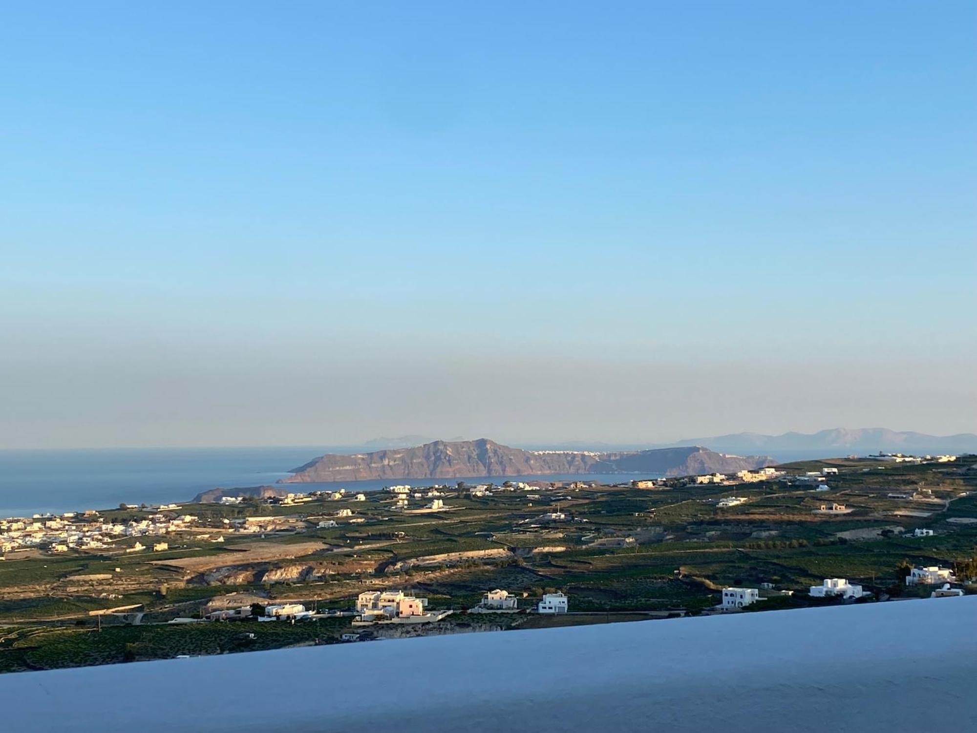 Ena Suites Santorini Pýrgos Zewnętrze zdjęcie